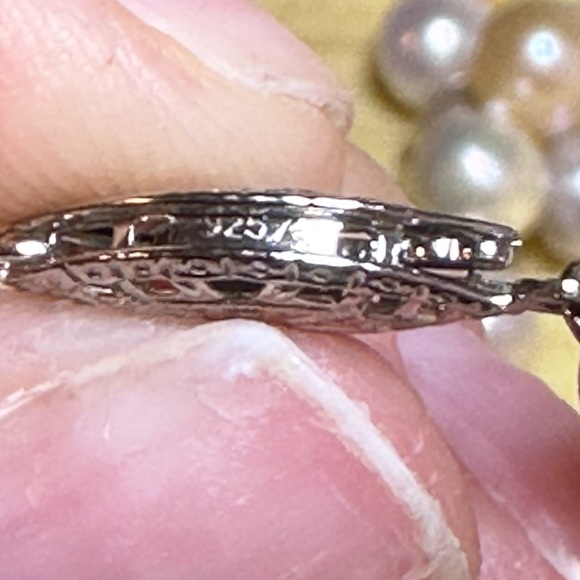 Fresh Water Pearl Necklace - Picture 3 of 6